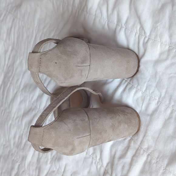 Steve Madden | Strappy Heels | 7 - Picture 2 of 4